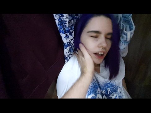 ❤️ I kitea taku tuahine i roto i te kaapata ka awhina ia ia ki te cum ❤❌ ataata porn i a matou